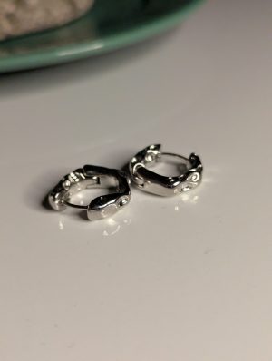 Pebble hoops